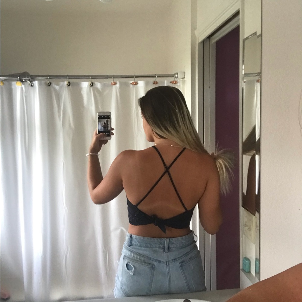 ❌SOLD❌Hollister Navy Blue Halter Top - Picture 3 of 5